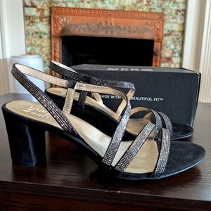 New In Box Naturalizer Elegant Black and Silver Sparkle Women's Heels